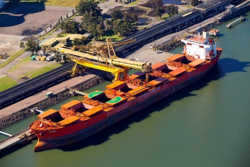 Port-Waratah-shiploading-e1686032068164